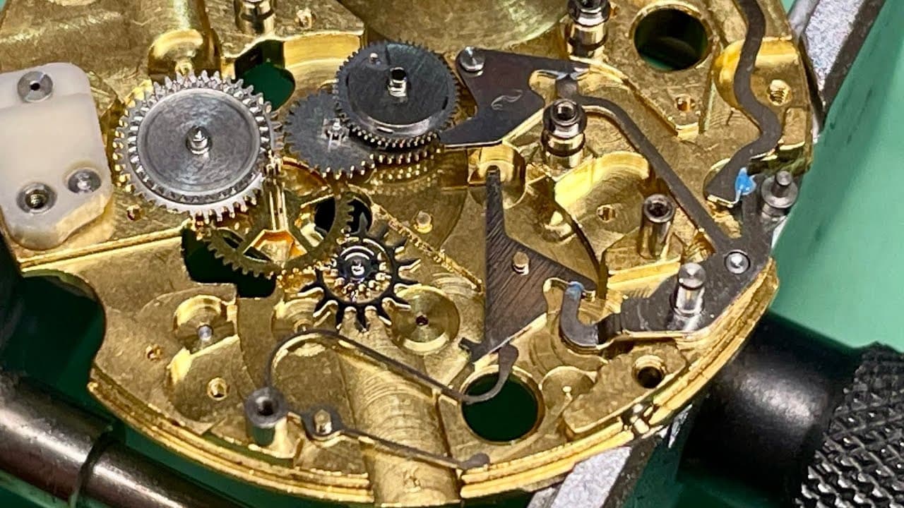 A 70s Citizen Watch With a Surprising Complication-Take a Look at This!